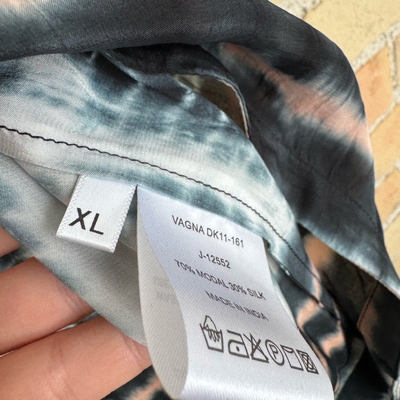 Project AJ117 Modal and Silk Blouse - Picture 3 of 4